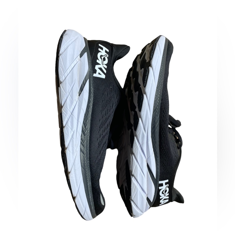 Hoka One One Womens Clifton 8 1119394 BWHT Black Running Shoes Sneakers 8B